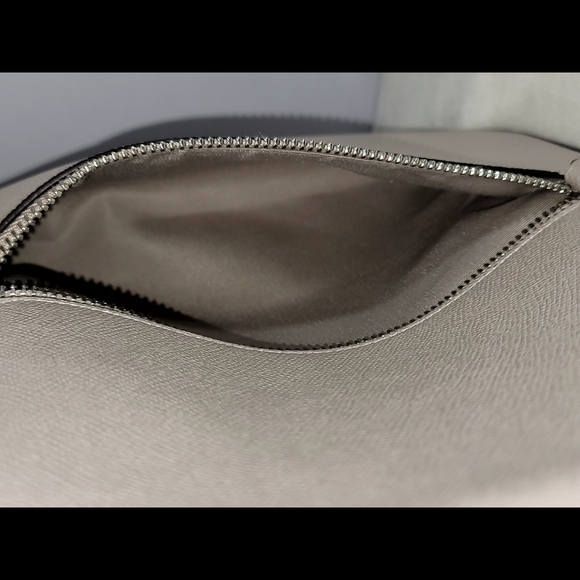 Coach Jordyn Cross grain Leather Beige Backpack. - Picture 12 of 14